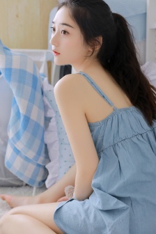 年轻的女教师2在线